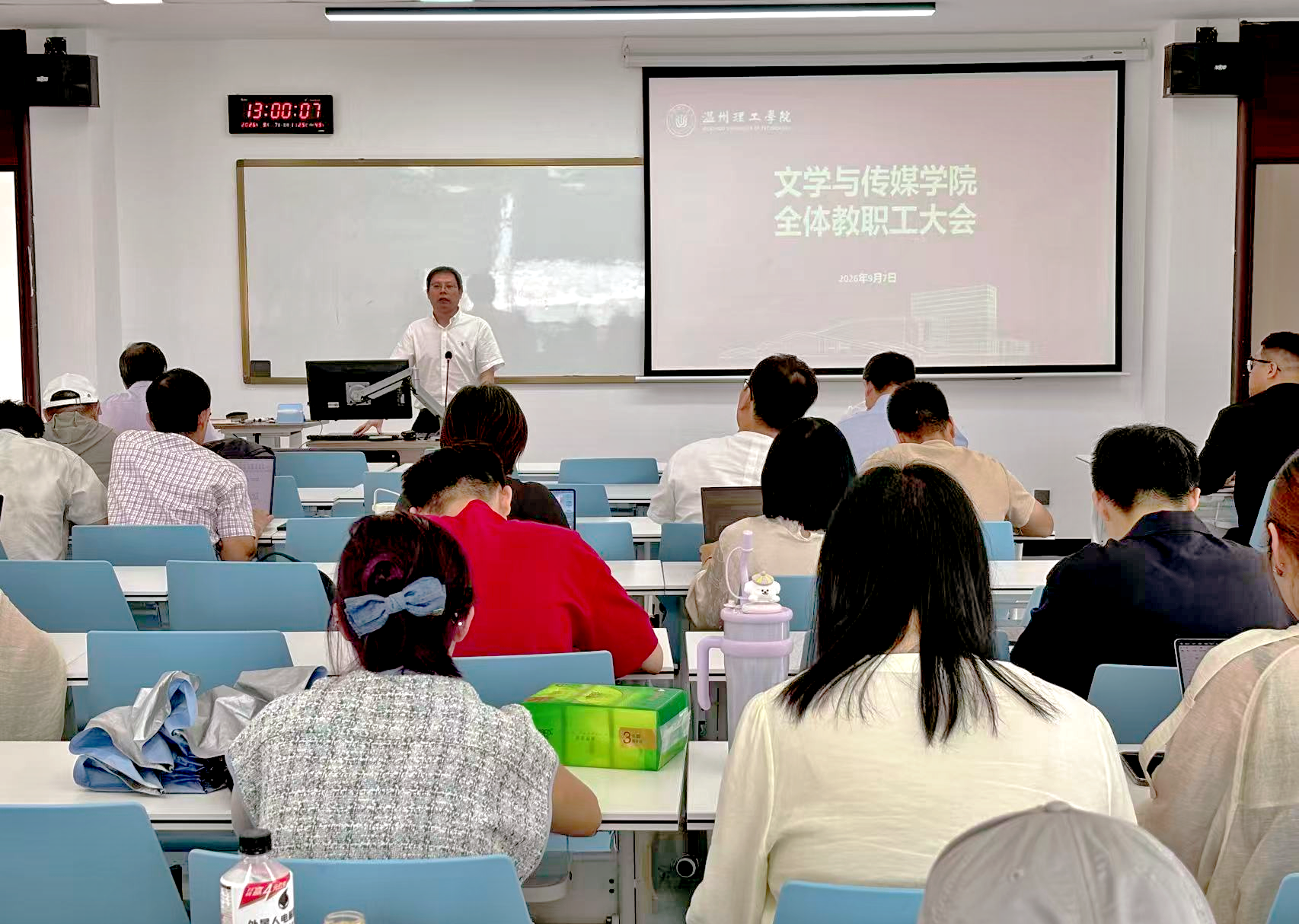 贺晓武.png